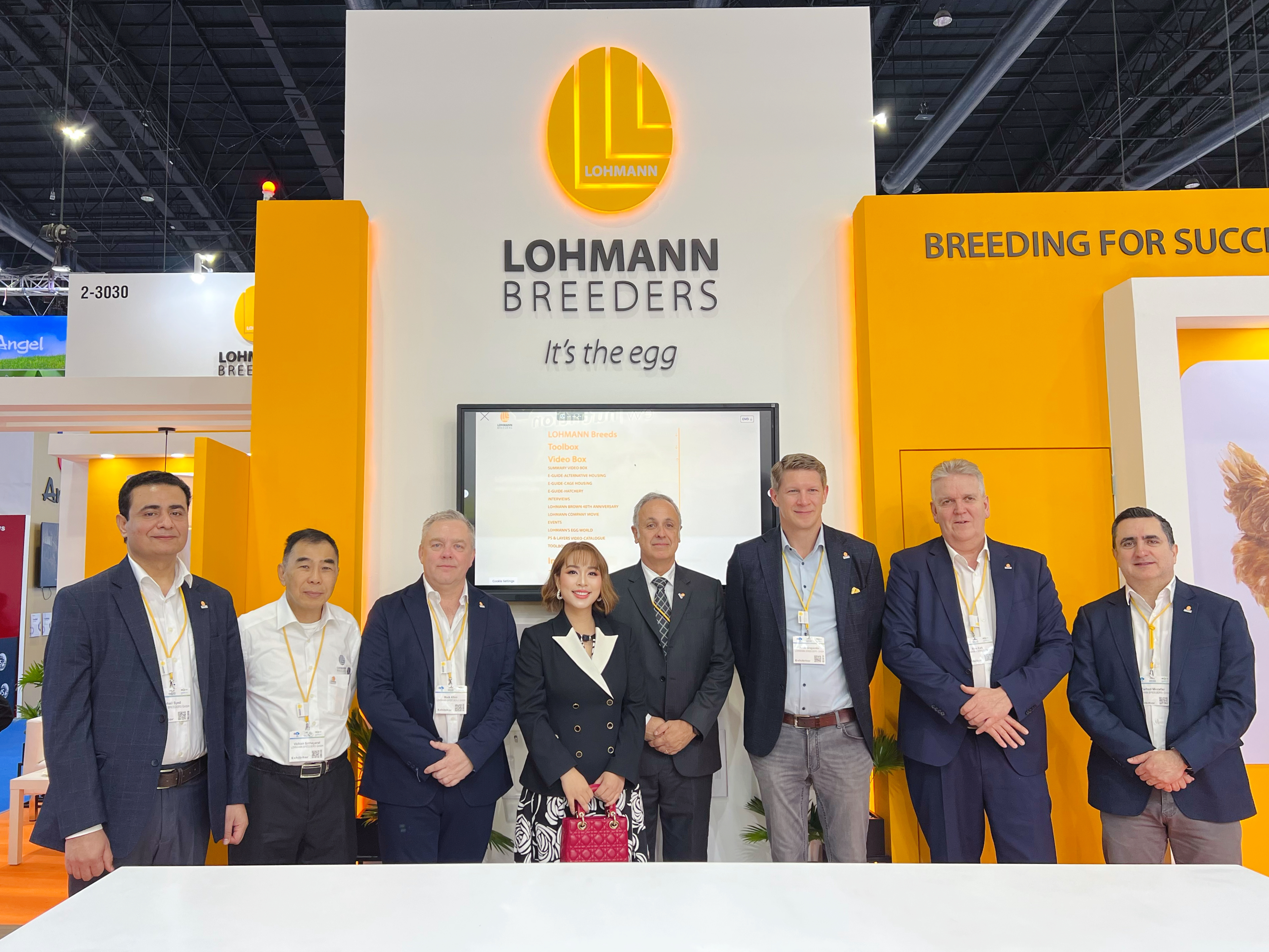  CHLB Đức - Mr. Ron Ekk – Giám Đốc Sale và Dịch vụ Toàn cầu Lohmann Breeders